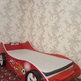 кровать