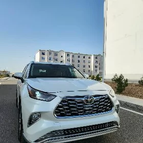 Toyota Highlander 2021