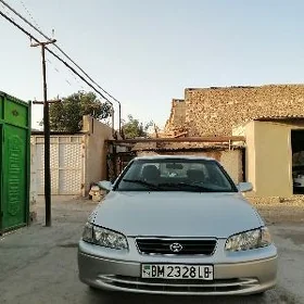 Toyota Camry 2001