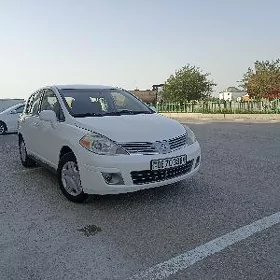 Nissan Versa 2010