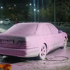 Mercedes-Benz E320 1996