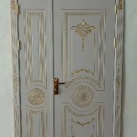 двери