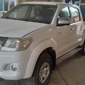 Toyota Hilux 2015
