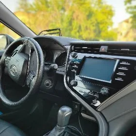 Toyota Camry 2019