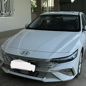 Hyundai Elantra 2025
