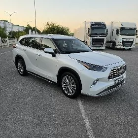 Toyota Highlander 2022