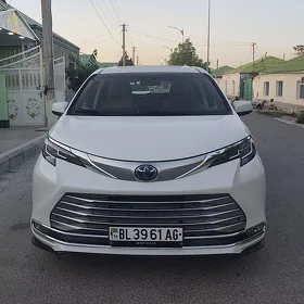 Toyota Sienna 2021