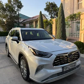 Toyota Highlander 2022