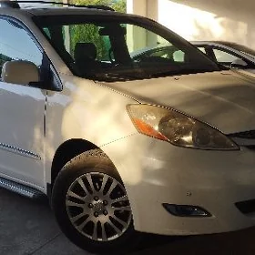Toyota Sienna 2008