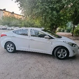 Hyundai Elantra 2012