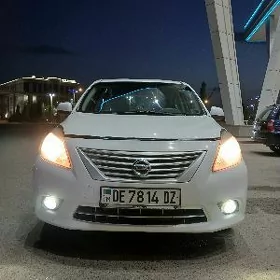 Nissan Versa 2012