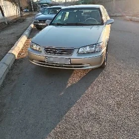 Toyota Camry 2001