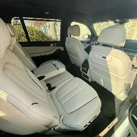 BMW X7 2021