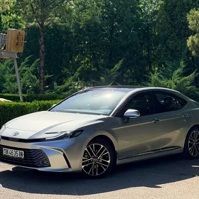 Toyota Camry 2025