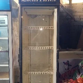 haladilnik witrine