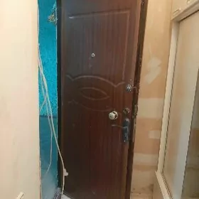 продам входную дверь