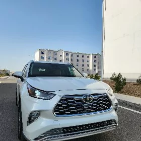 Toyota Highlander 2021