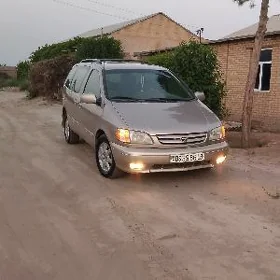Toyota Sienna 2002
