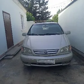 Toyota Sienna 2003