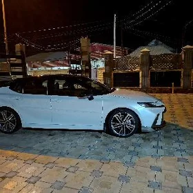 Toyota Camry 2025