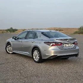 Toyota Camry 2021