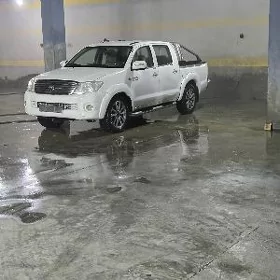 Toyota Hilux 2011