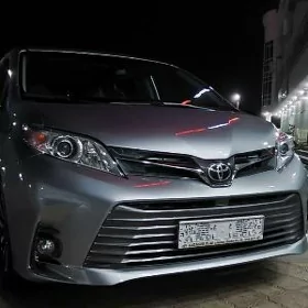 Toyota Sienna 2020