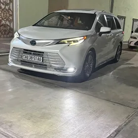 Toyota Sienna 2021