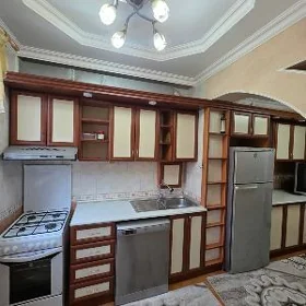 11 mkr 2 etaj 2 komnat eyesi