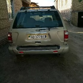 Nissan Pathfinder 2002