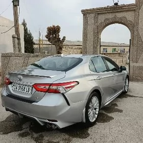 Toyota Camry 2019