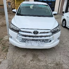 Toyota Innova 2021