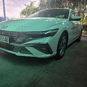 Hyundai Elantra 2025