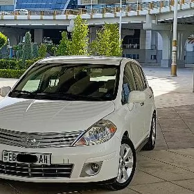 Nissan Versa 2012
