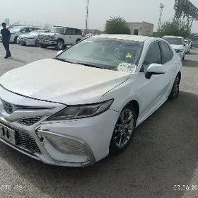 Toyota Camry 2021