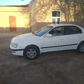 Toyota Corona 1995