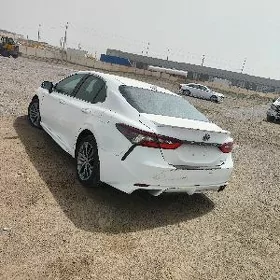 Toyota Camry 2022