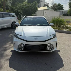 Toyota Camry 2025