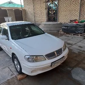 Nissan Sunny 2002