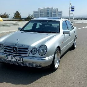 Mercedes-Benz E320 1996