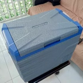 Avtoholodilnik Ford 12V50liter