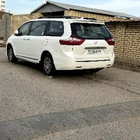 Toyota Sienna 2018