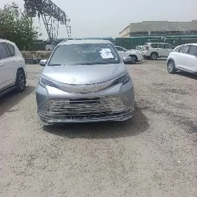 Toyota Sienna 2021