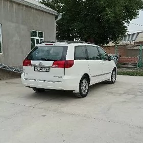 Toyota Sienna 2005