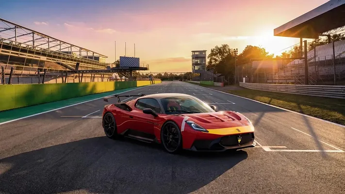 Maserati отметила столетие своего фирменного трезубца спецверсией GT2 Stradale - img 2
