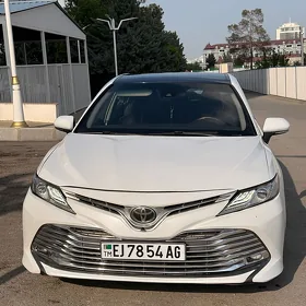 Toyota Camry 2018