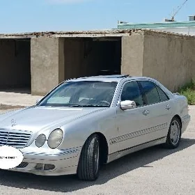 Mercedes-Benz E320 2001