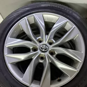 Avalon XLE (2020)