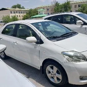 Toyota Yaris 2011