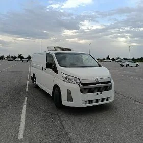 Toyota Hiace 2021